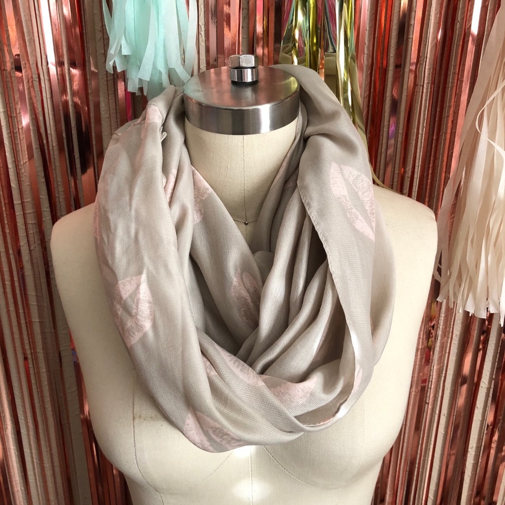 Grey Pink Kiss Infinity Scarf